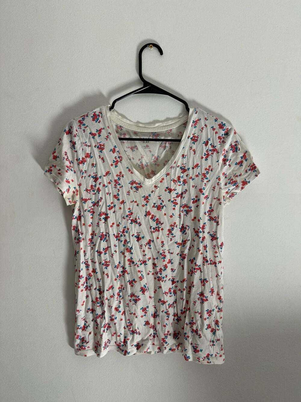 Gap Favorite V-Neck Floral Print Short Sleeve T-Shirt Size M